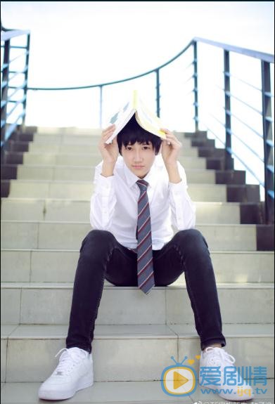 敖子逸校园写真 敖子逸校园写真
