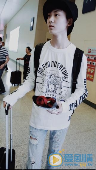 马嘉祺街拍照写真 马嘉祺高清写真_马嘉祺高清剧照