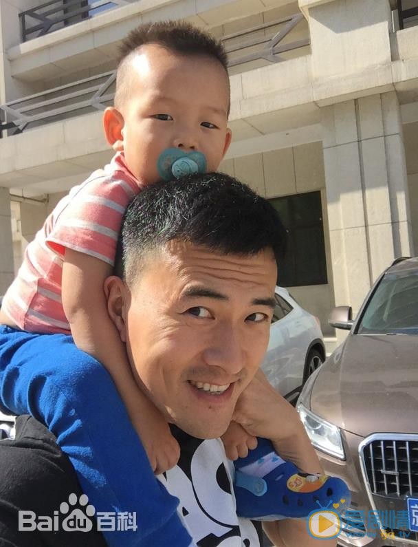 赫子铭亲子照 赫子铭高清写真_赫子铭高清剧照