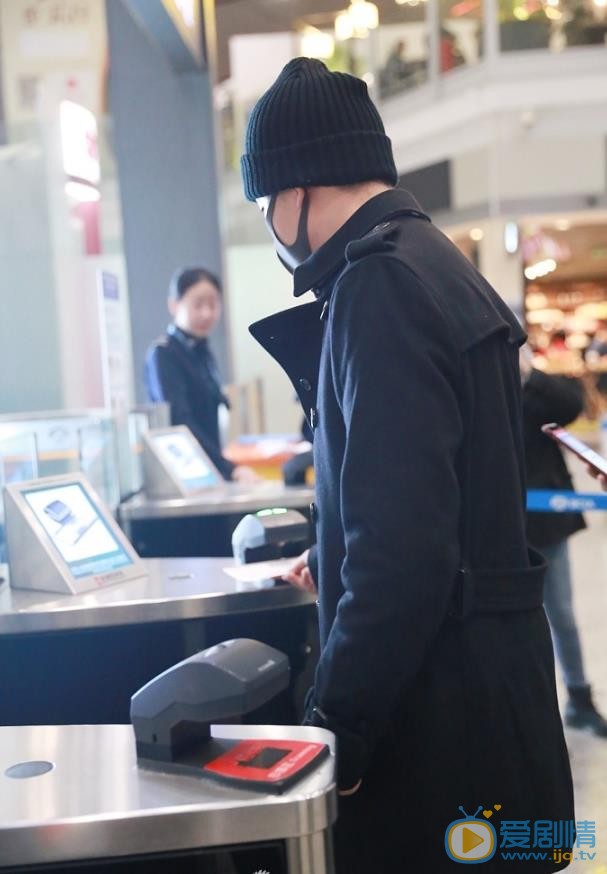 黄轩路透照 黄轩高清写真_黄轩高清剧照
