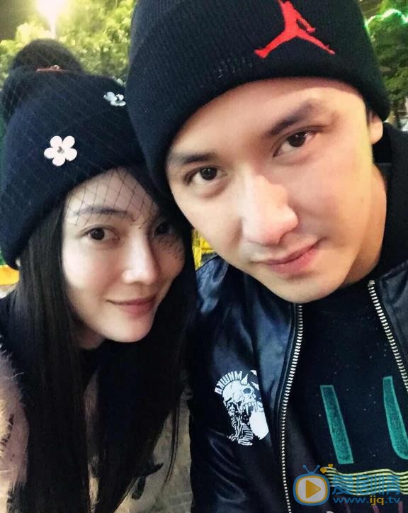 巫迪文和老婆合照 巫迪文高清写真_巫迪文高清剧照