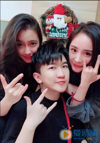 张大大娱乐圈好友合照 张大大高清写真_张大大高清剧照