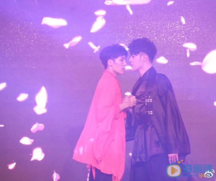 张达源演唱会写真 张达源高清写真_张达源高清剧照