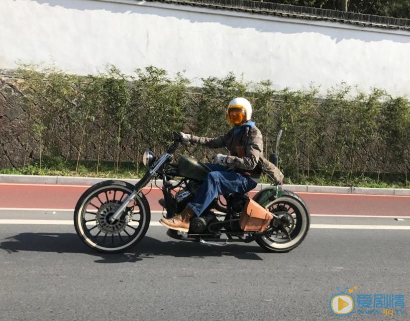 卢星宇骑行照 卢星宇高清写真_卢星宇高清剧照