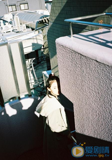 周依然黑白写真 周依然高清写真_周依然高清剧照
