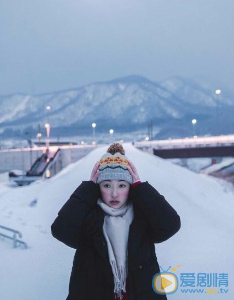 周依然日本街头 周依然高清写真_周依然高清剧照