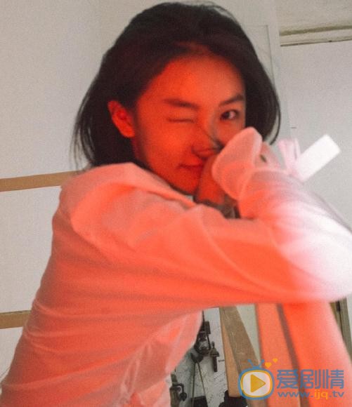 周依然白色写真 周依然高清写真_周依然高清剧照