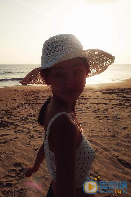 周依然早期写真 周依然高清写真_周依然高清剧照