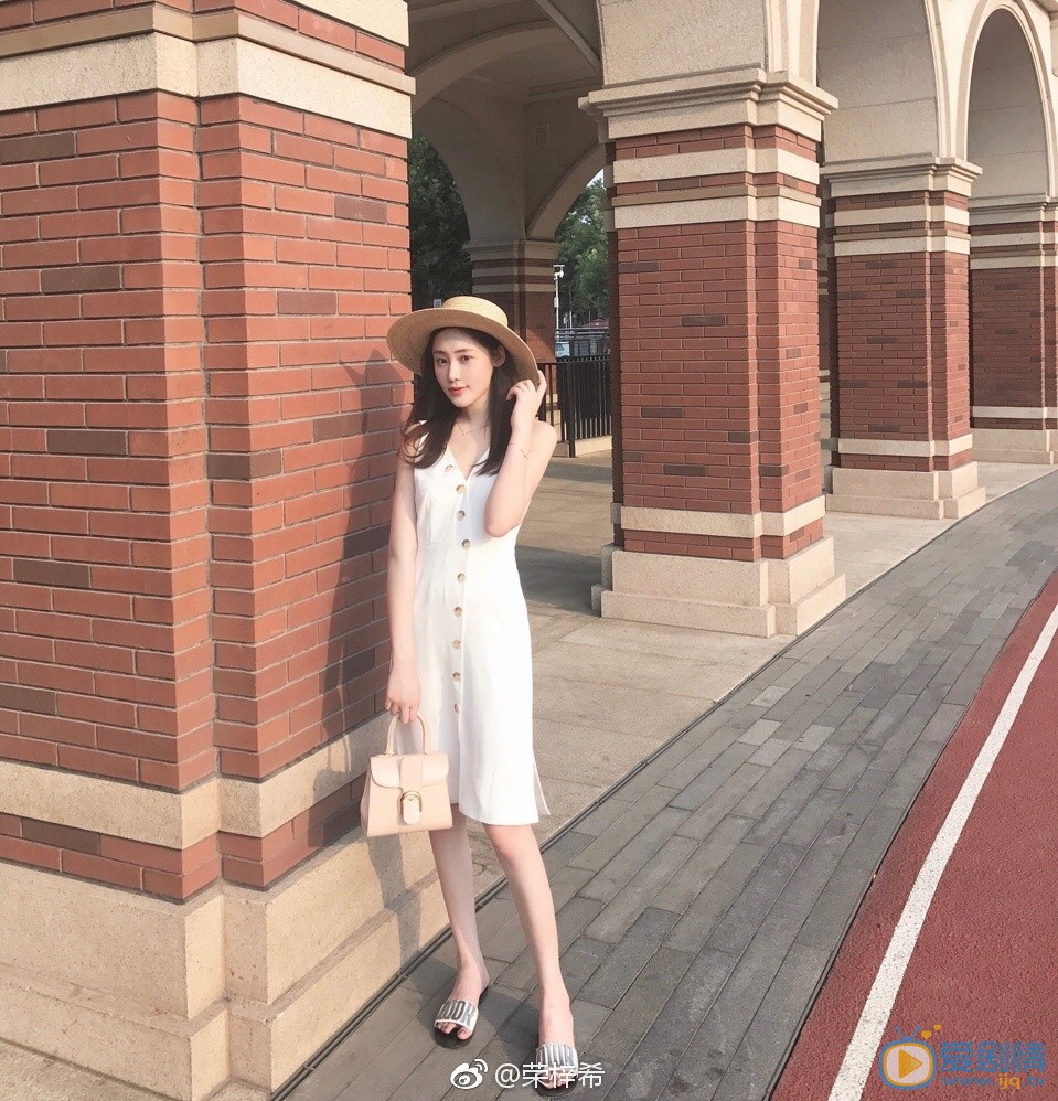 荣梓希轻熟写真 荣梓希高清写真_荣梓希高清剧照