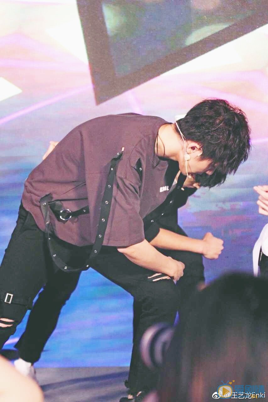 王艺龙演唱会写真 王艺龙高清写真_王艺龙高清剧照