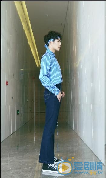王艺龙帅气写真