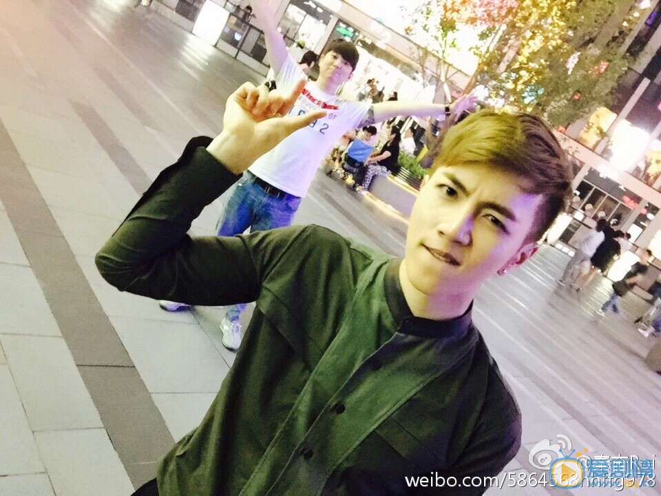 秦奋街拍写真 秦奋高清写真_秦奋高清剧照