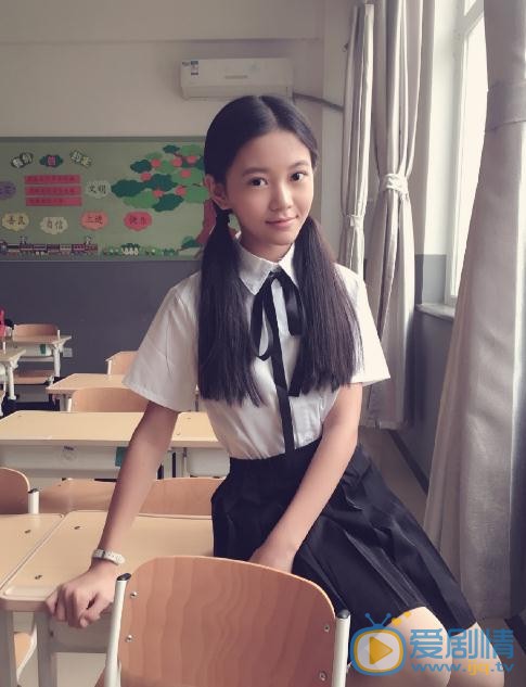 张译兮制服写真 张译兮高清写真_张译兮高清剧照