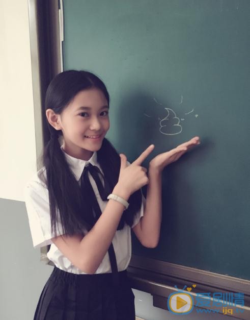 张译兮制服写真 张译兮高清写真_张译兮高清剧照