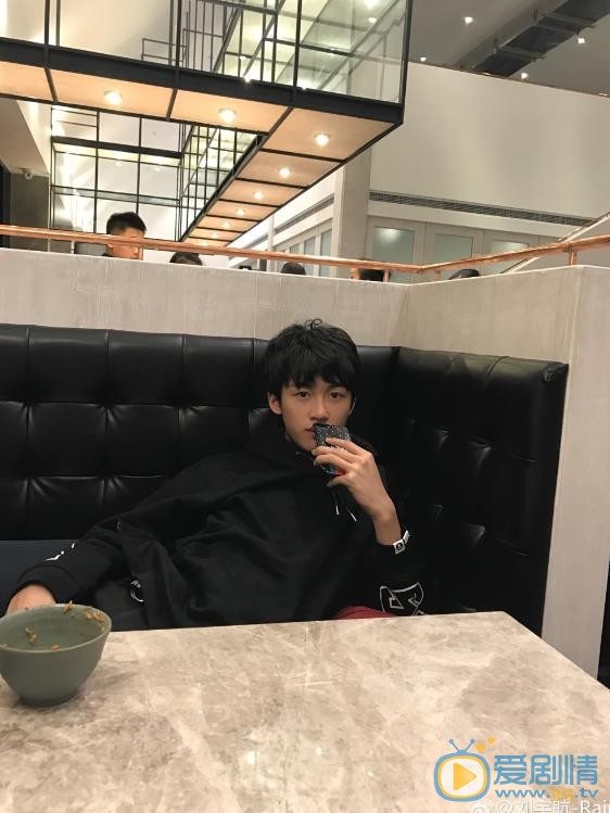 刘宇航卖萌表情包 刘宇航高清写真_刘宇航高清剧照