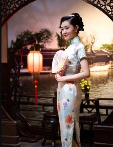 小楼又东风中是谁杀了吕晗芝的父亲吕其松？吕晗芝的父亲吕其松是卖国贼吗？