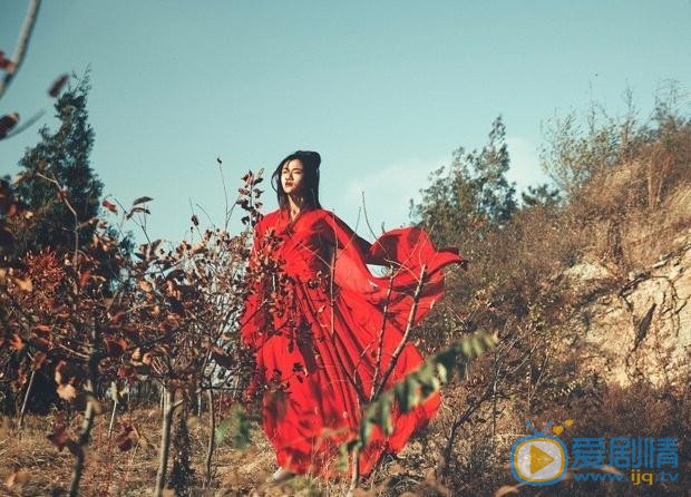 王熙然红色写真 王熙然高清写真_王熙然高清剧照