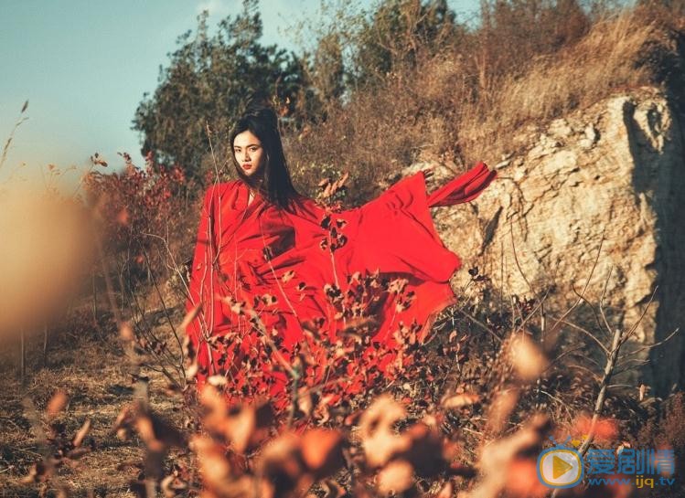 王熙然红色写真 王熙然高清写真_王熙然高清剧照