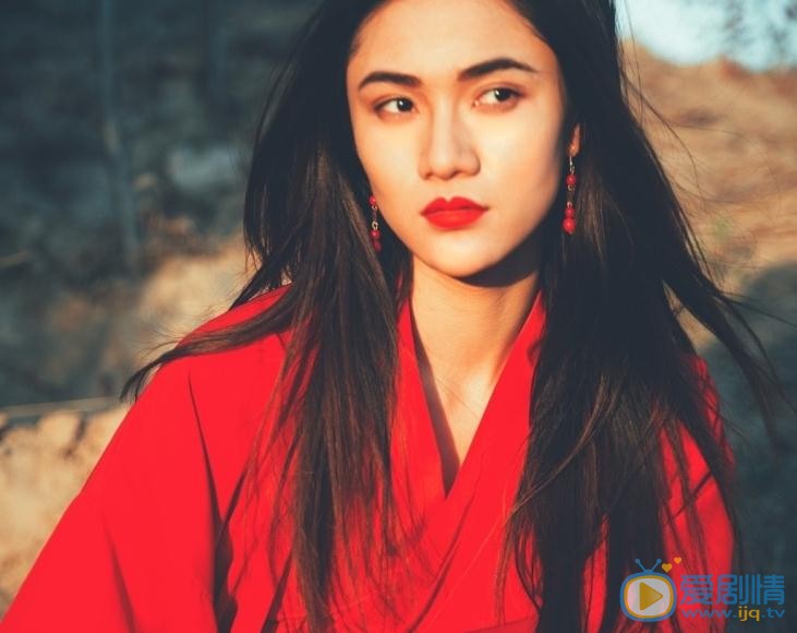 王熙然红色写真 王熙然高清写真_王熙然高清剧照