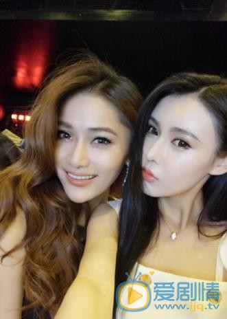 王熙然与好友合照 王熙然高清写真_王熙然高清剧照