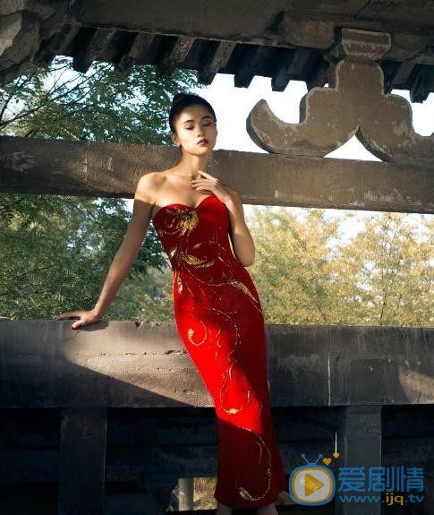 王熙然红色写真 王熙然高清写真_王熙然高清剧照