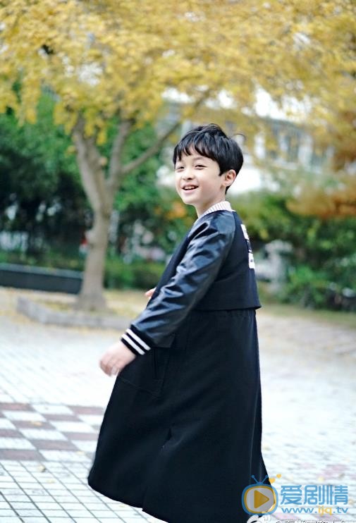 石悦安鑫秋日写真 石悦安鑫高清写真_石悦安鑫高清剧照