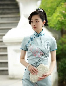 小楼又东风中吕晗芝喜欢谁？吕晗芝和高晨是什么关系？