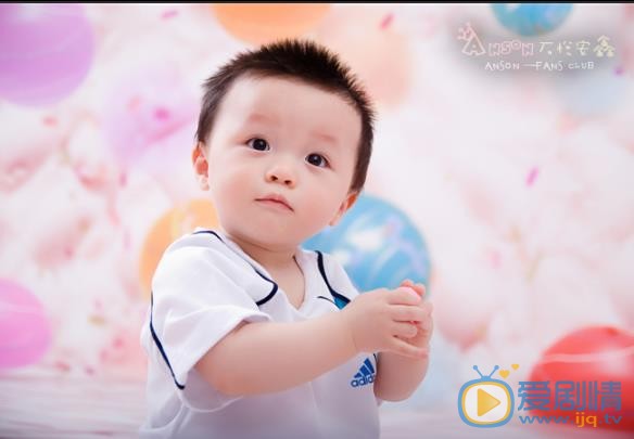 石悦安鑫婴幼儿时期 石悦安鑫高清写真_石悦安鑫高清剧照