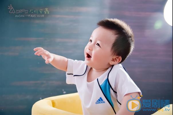 石悦安鑫婴幼儿时期 石悦安鑫高清写真_石悦安鑫高清剧照