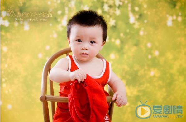 石悦安鑫婴幼儿时期 石悦安鑫高清写真_石悦安鑫高清剧照