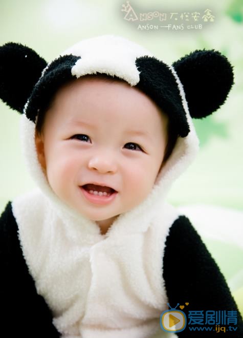石悦安鑫婴幼儿时期 石悦安鑫高清写真_石悦安鑫高清剧照
