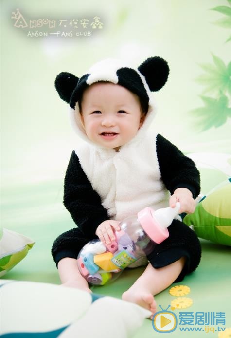 石悦安鑫婴幼儿时期 石悦安鑫高清写真_石悦安鑫高清剧照