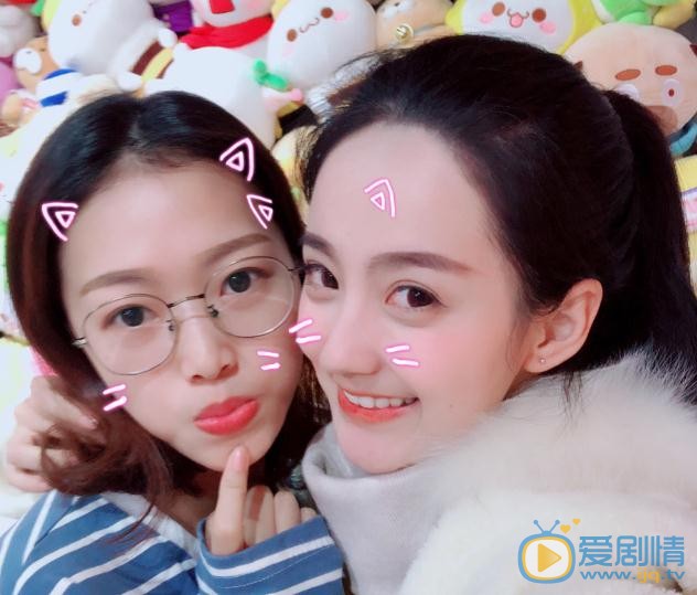 许晓诺与人合照 许晓诺高清写真_许晓诺高清剧照
