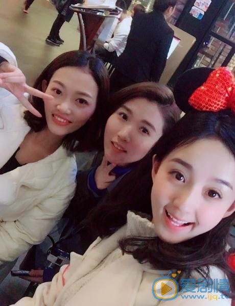 许晓诺与人合照 许晓诺高清写真_许晓诺高清剧照