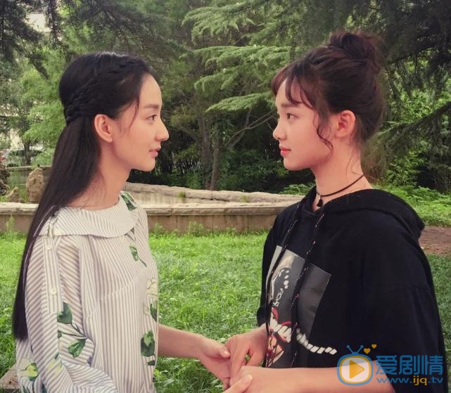 许晓诺与人合照 许晓诺高清写真_许晓诺高清剧照