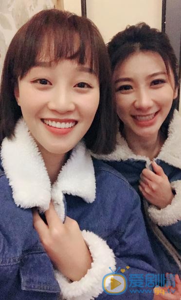 洪冰瑶与人合照 洪冰瑶高清写真_洪冰瑶高清剧照