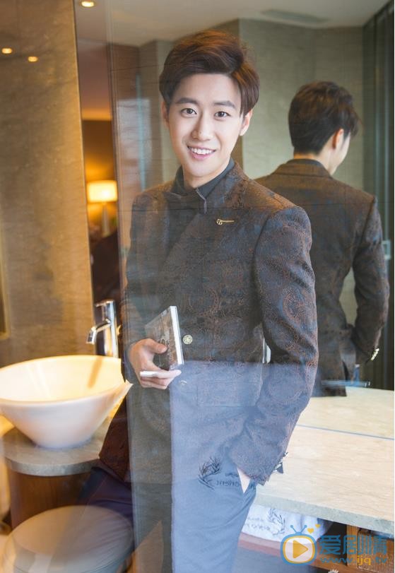 朱嘉琦时尚绅士写真 朱嘉琦高清写真_朱嘉琦高清剧照