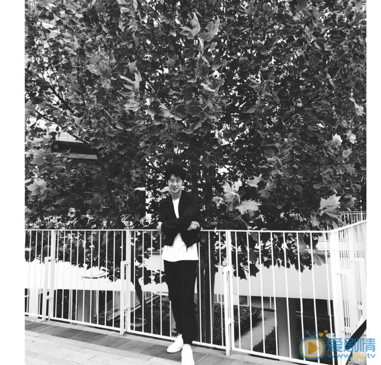 朱嘉琦黑白写真 朱嘉琦高清写真_朱嘉琦高清剧照