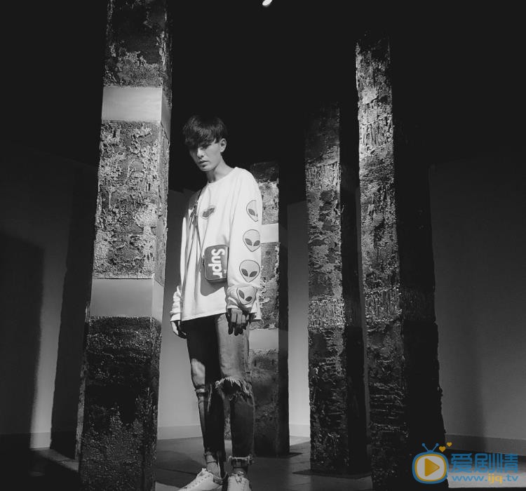 李豪黑白大片 李豪高清写真_李豪高清剧照