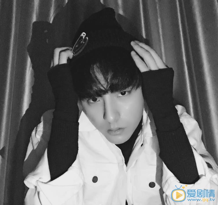 李豪黑白大片 李豪高清写真_李豪高清剧照