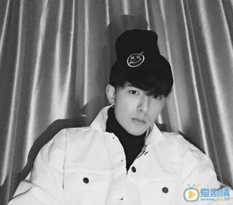 李豪黑白大片 李豪高清写真_李豪高清剧照