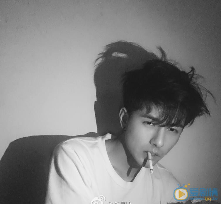 李豪黑白大片 李豪高清写真_李豪高清剧照