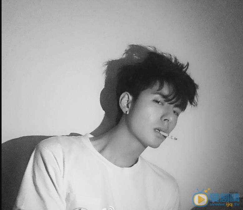 李豪黑白大片 李豪高清写真_李豪高清剧照
