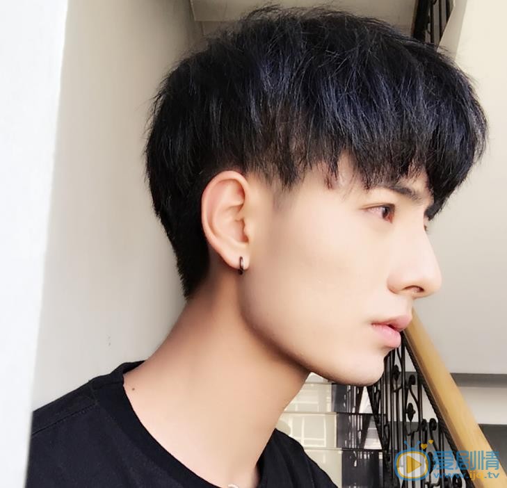 李豪自拍照 李豪高清写真_李豪高清剧照