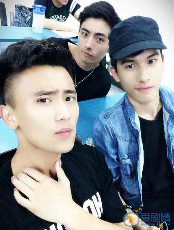 李豪朋友合照 李豪高清写真_李豪高清剧照