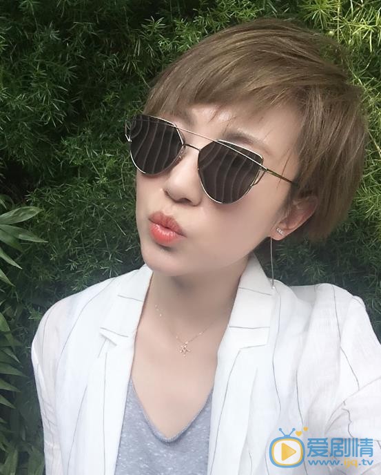 马丽嘟嘴卖萌照 马丽高清写真_马丽高清剧照