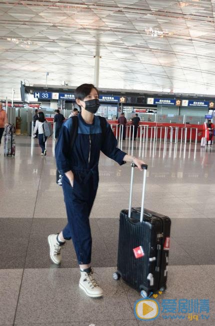 李斯丹妮机场路透照 李斯丹妮高清写真_李斯丹妮高清剧照