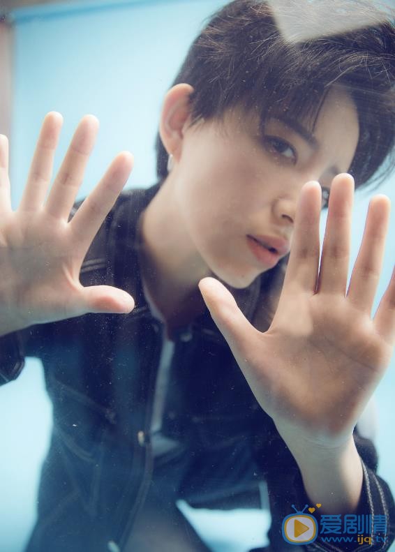 李斯丹妮帅气写真 李斯丹妮高清写真_李斯丹妮高清剧照