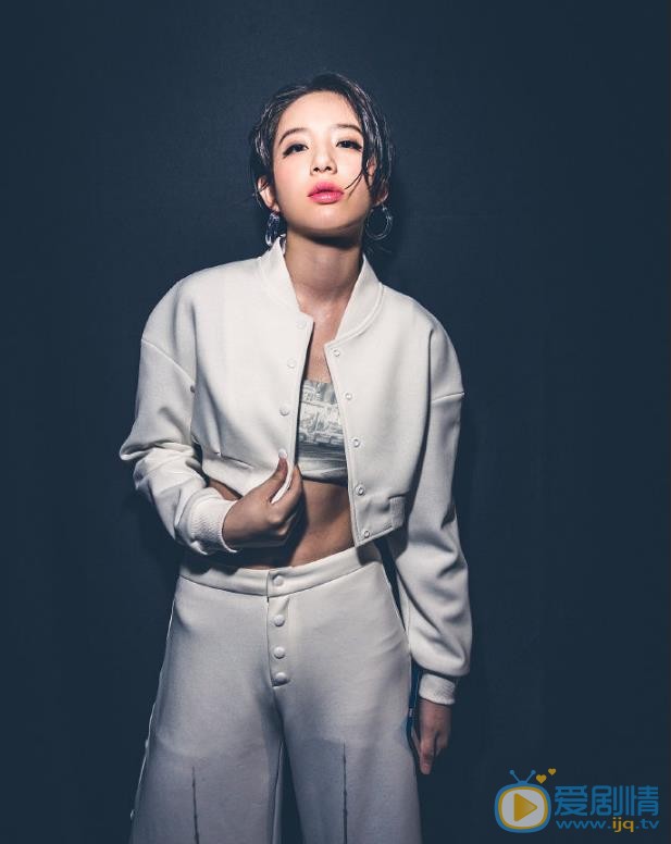 李斯丹妮帅气写真 李斯丹妮高清写真_李斯丹妮高清剧照
