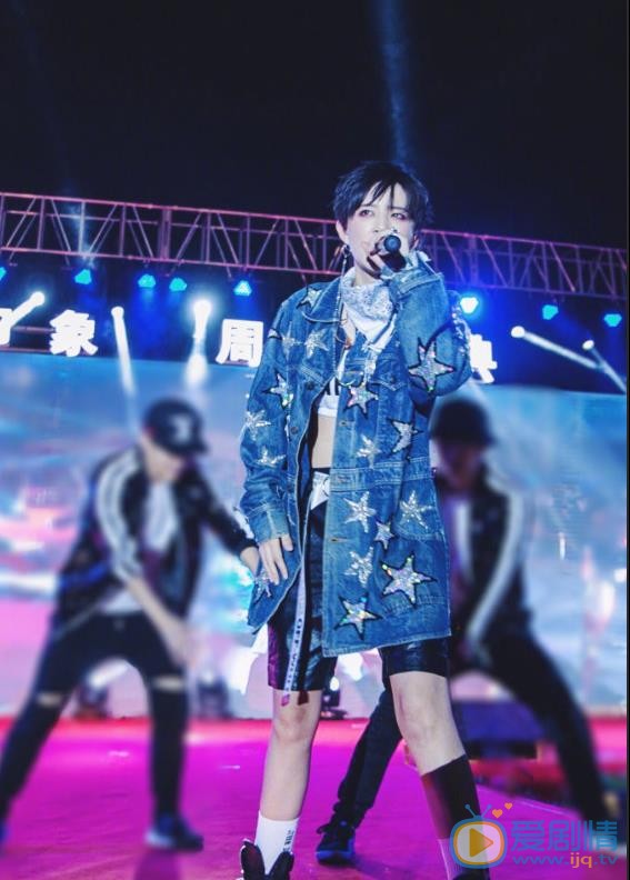 李斯丹妮演唱会 李斯丹妮高清写真_李斯丹妮高清剧照